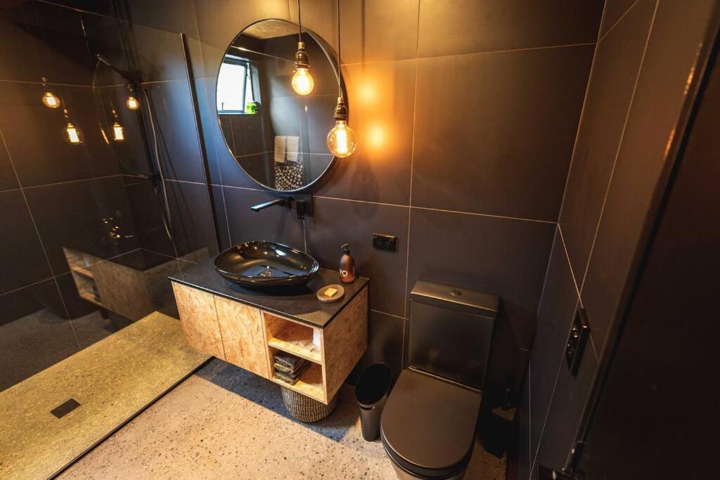 Stylish Tranquil & Private 2 X Bikes Villa Wanaka Exteriör bild